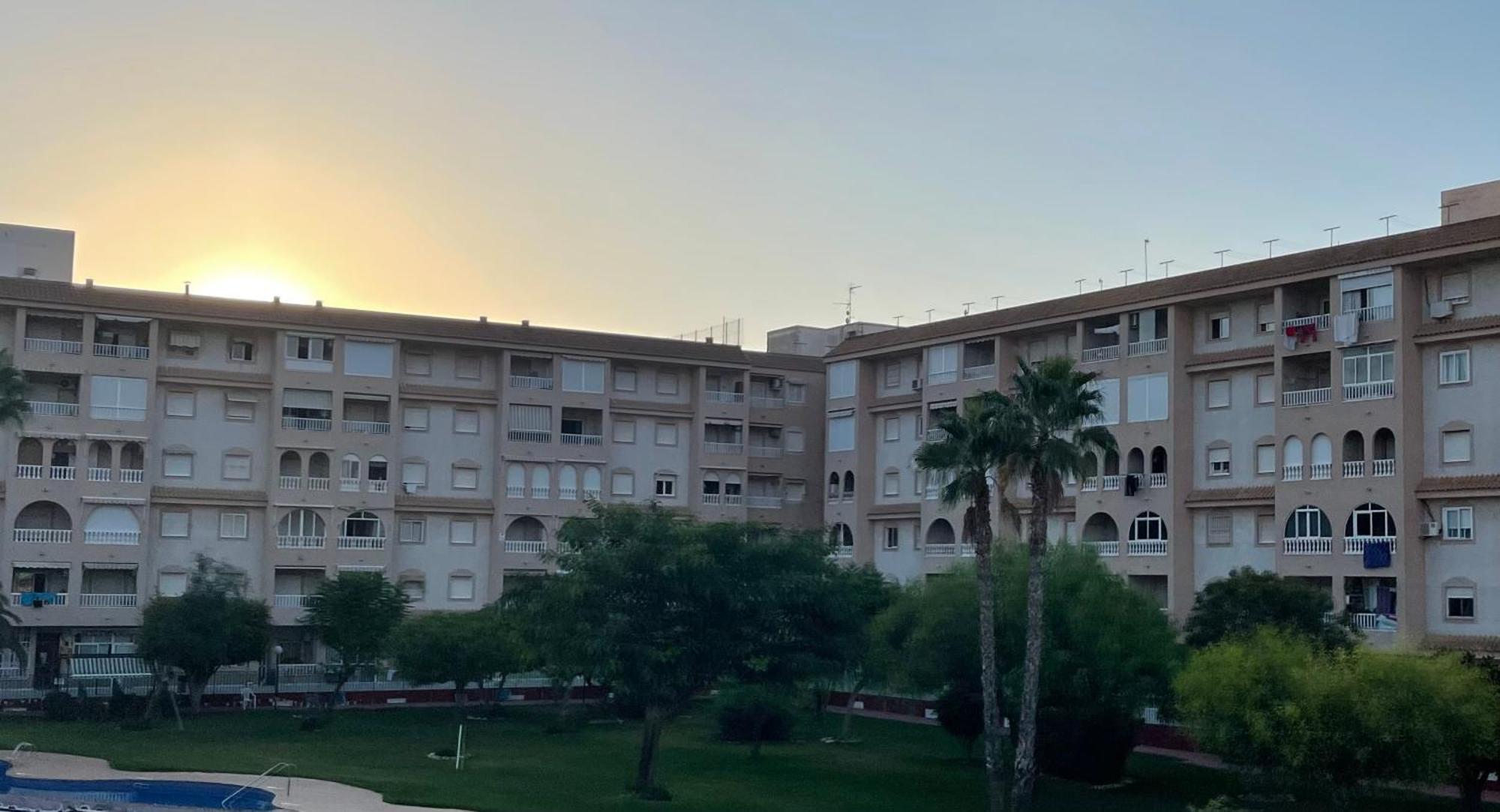 Skyline 21 Apartment Торевиеха Екстериор снимка