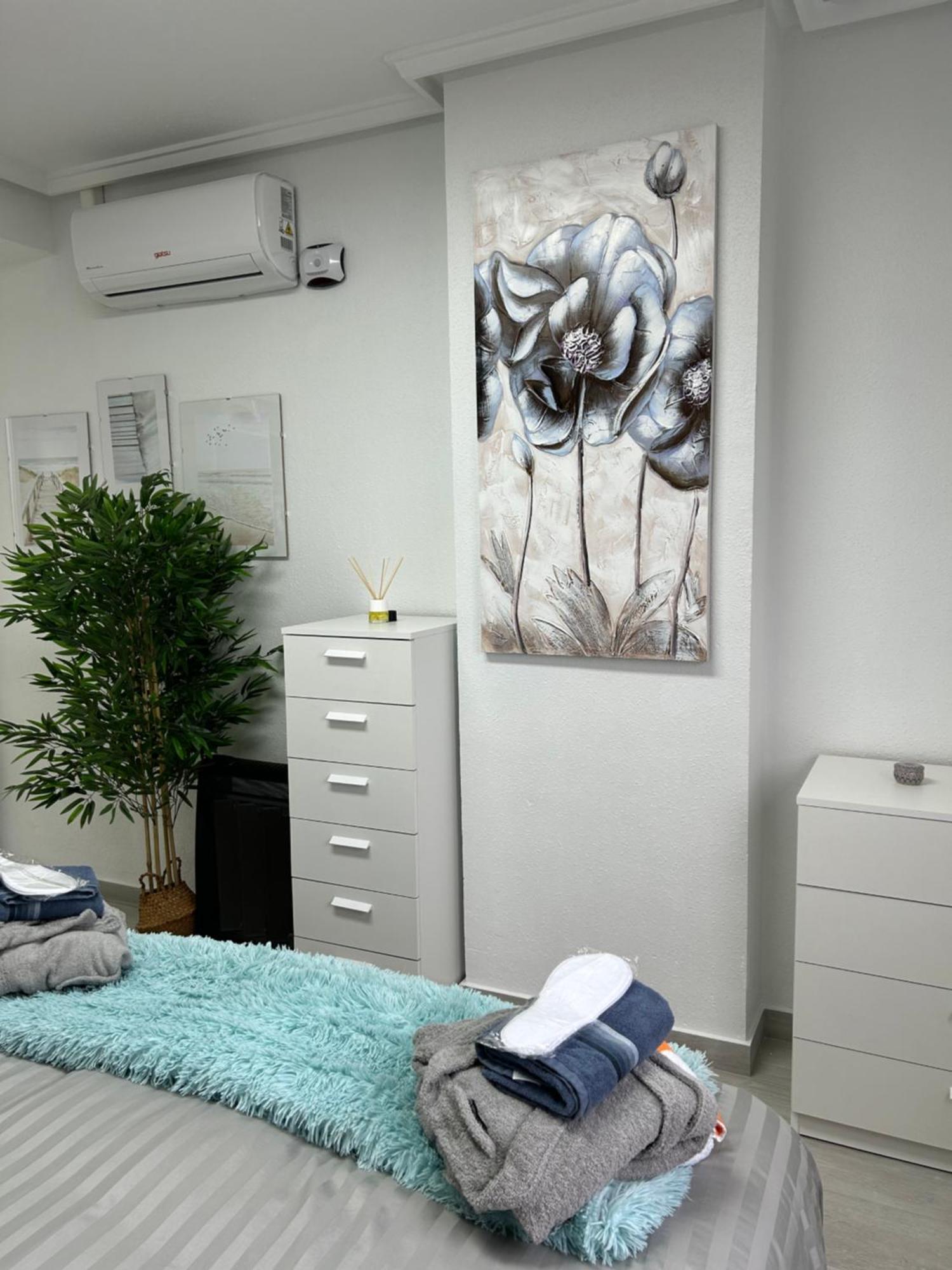 Skyline 21 Apartment Торевиеха Екстериор снимка