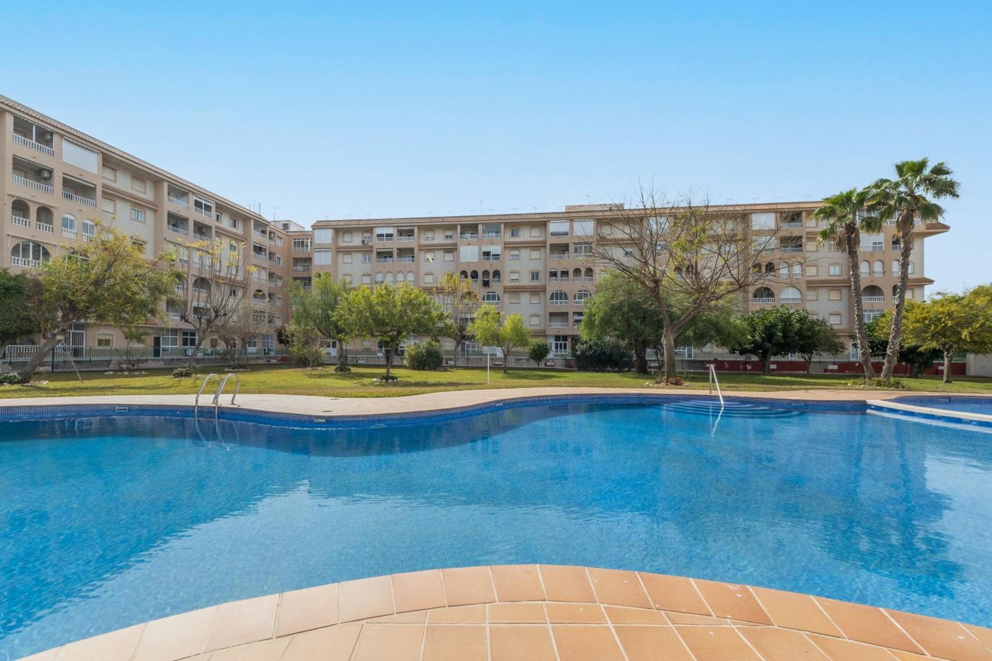 Skyline 21 Apartment Торевиеха Екстериор снимка